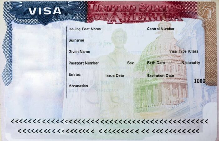 What types of visas are available for immigrating to Australia