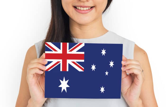 How do I find a job in Australia as an immigrant?