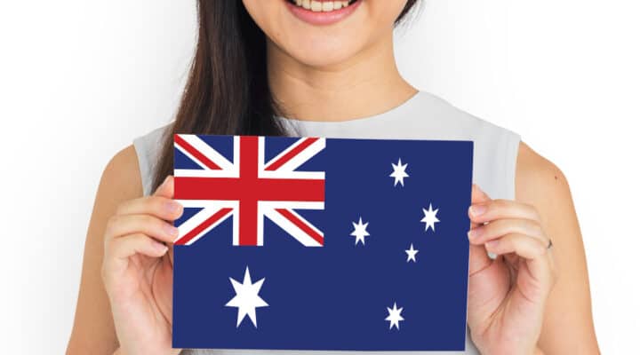 How do I find a job in Australia as an immigrant?