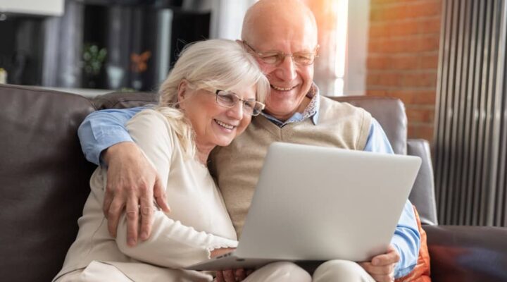 What are the visa options for retired people to immigrate to Australia