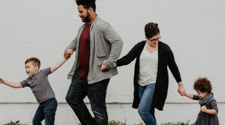 What are the options for skilled migration to Australia with children