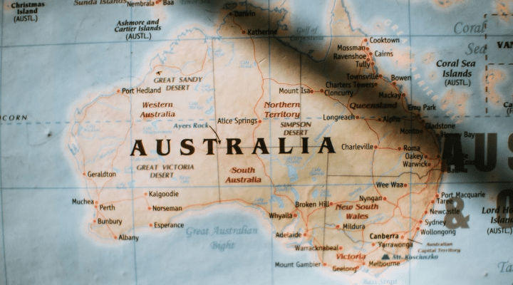 How can I immigrate to Australia as a refugee?