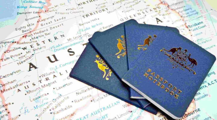 How can I apply for a skilled independent visa extension in Australia