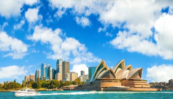 What are the visa options for retirees in Australia