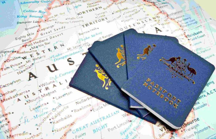 How can I apply for a skilled independent visa extension in Australia