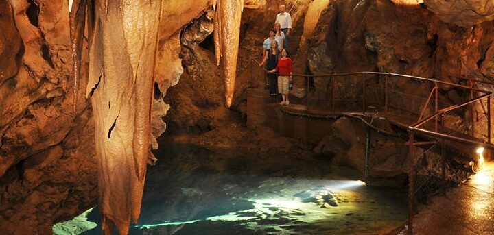 Jenolan Caves visitor guide