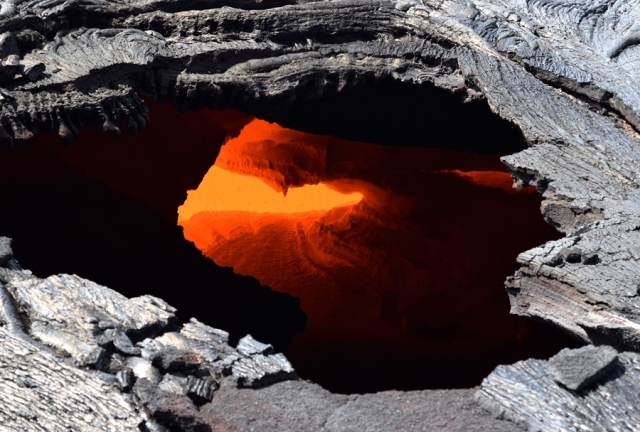Lava tubes in Australia