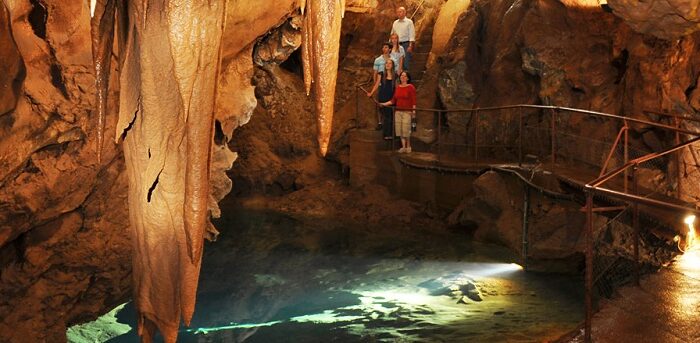 Jenolan Caves visitor guide
